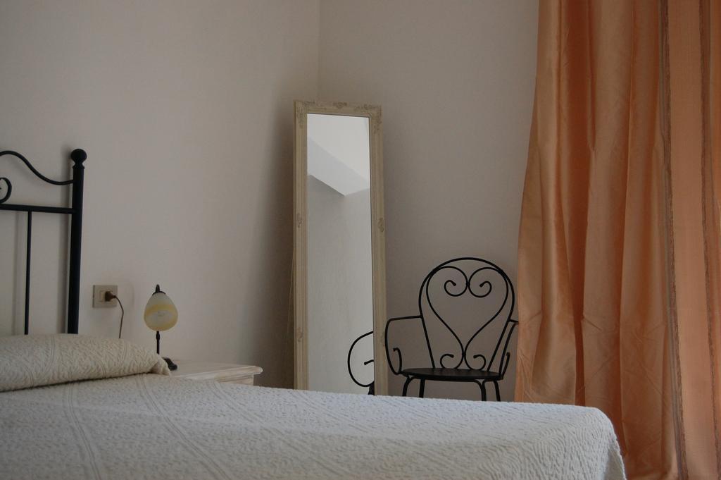 Bed and Breakfast Andrea E Valentina С'аркітту-Кульєрі Екстер'єр фото
